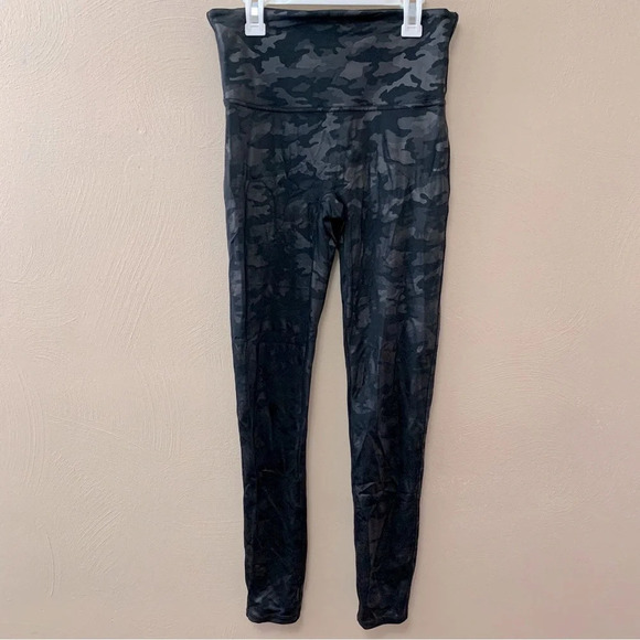 Spanx Faux Leather Black Camo Leggings - Picture 4 of 14